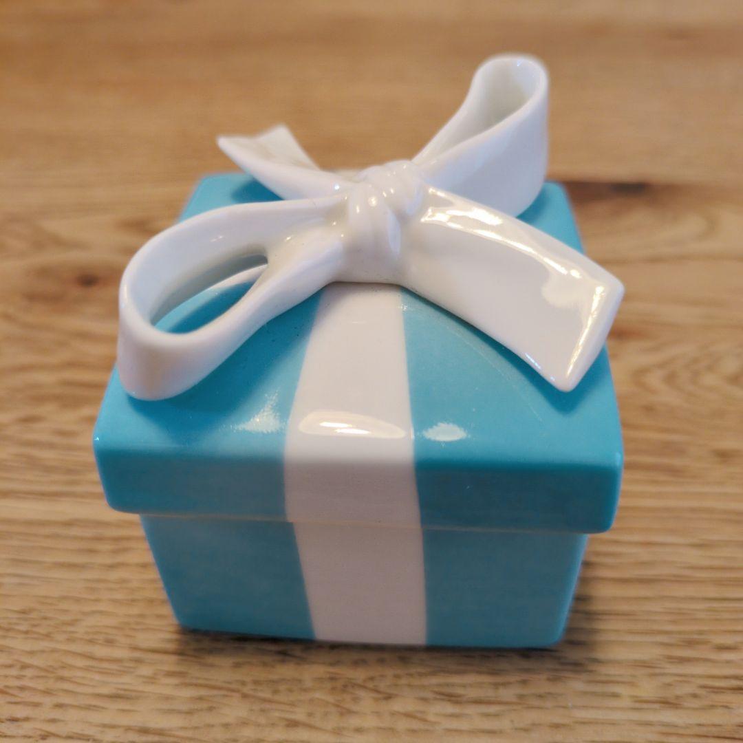 ティファニー ギフトボックス 小物入れ 陶器 リボン　置物　ブルーボックス