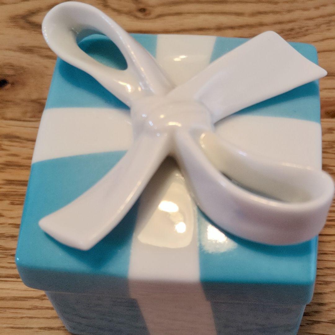 ティファニー ギフトボックス 小物入れ 陶器 リボン　置物　ブルーボックス