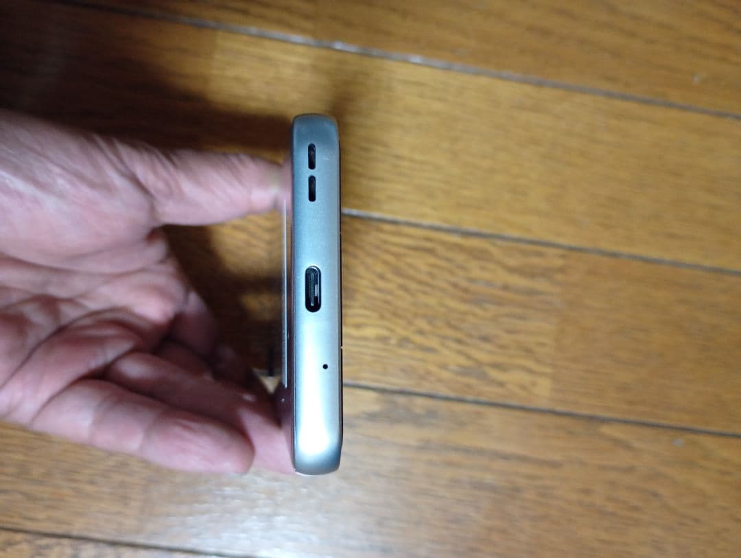 A402ZT ワイモバイル　かんたんスマホ4　美品　手帳付き