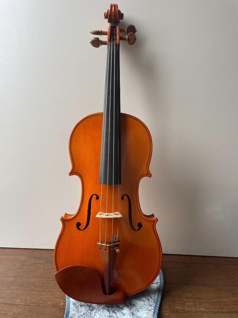西ドイツ製 オレンジ色ニスで裏板１枚板のキレイなバイオリン