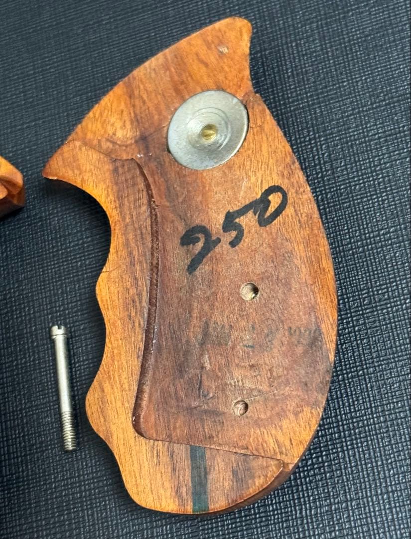 【実物】S&W社純正 ラウンドバット Kフレーム 木製グリップ オーバーサイズ