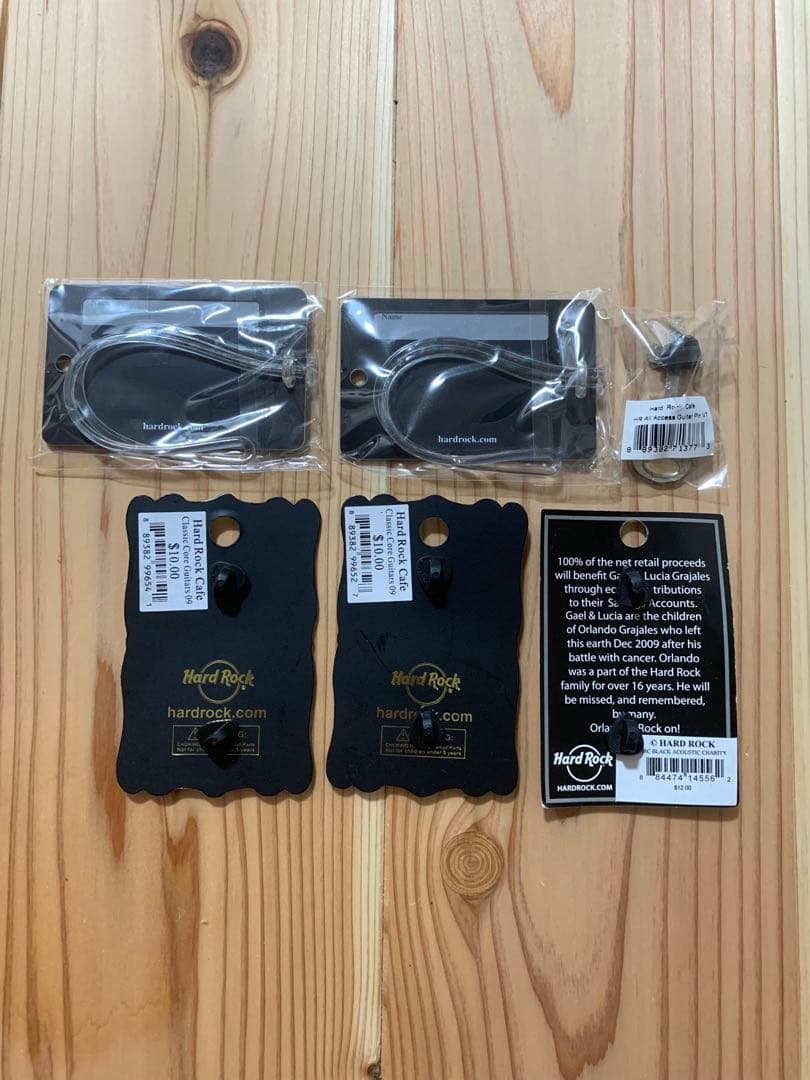 Hard Rock Cafeギターピンズ　ネームタグ　ローリングストーンバッグ