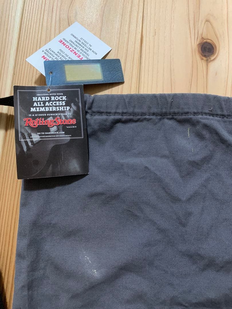 Hard Rock Cafeギターピンズ　ネームタグ　ローリングストーンバッグ