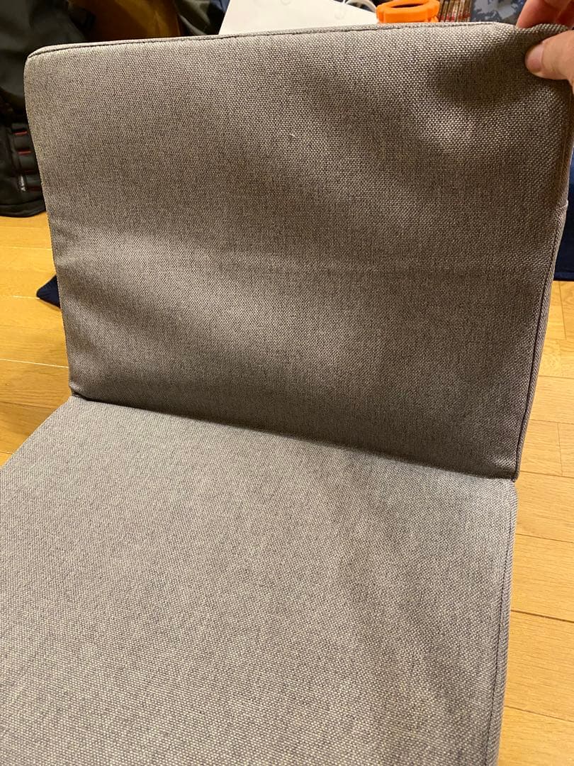 グレーのファブリックコーナーソファ