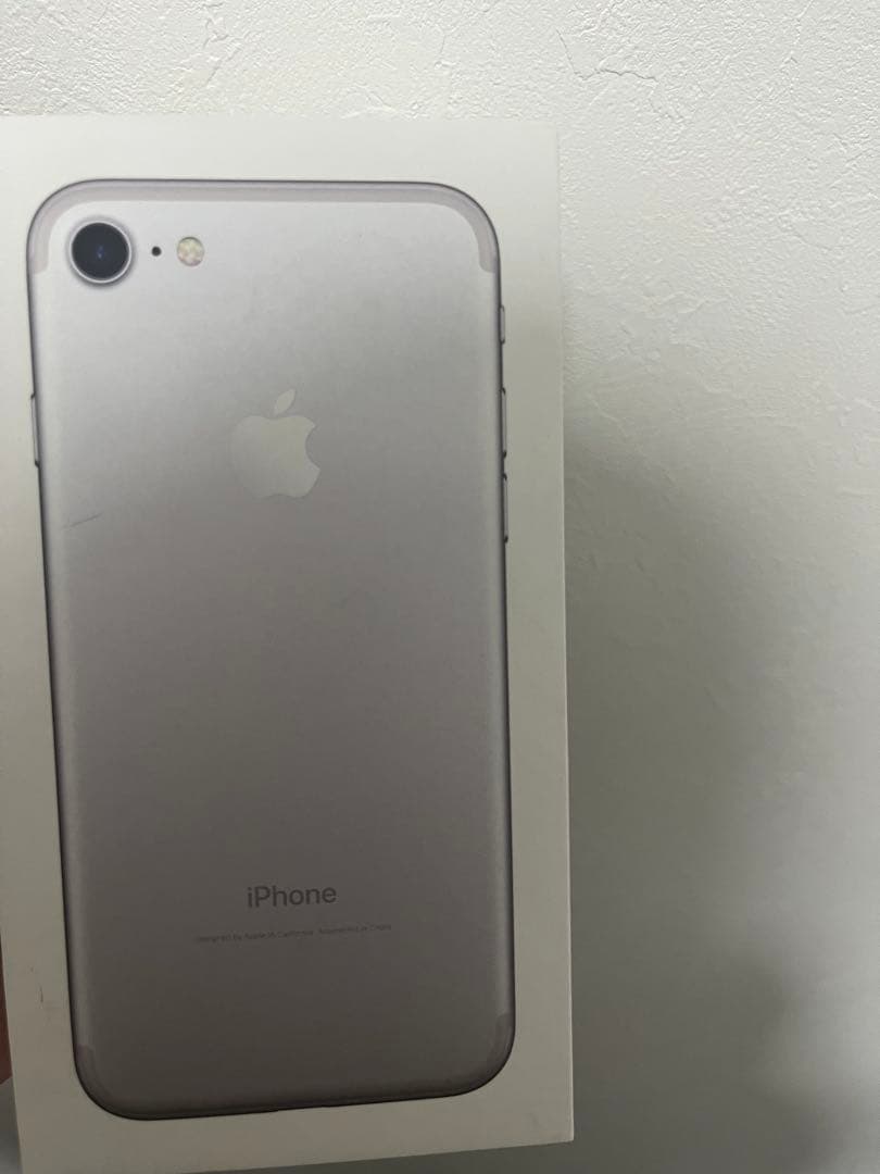 Apple iPhone 7 シルバー 本体 初期化済み