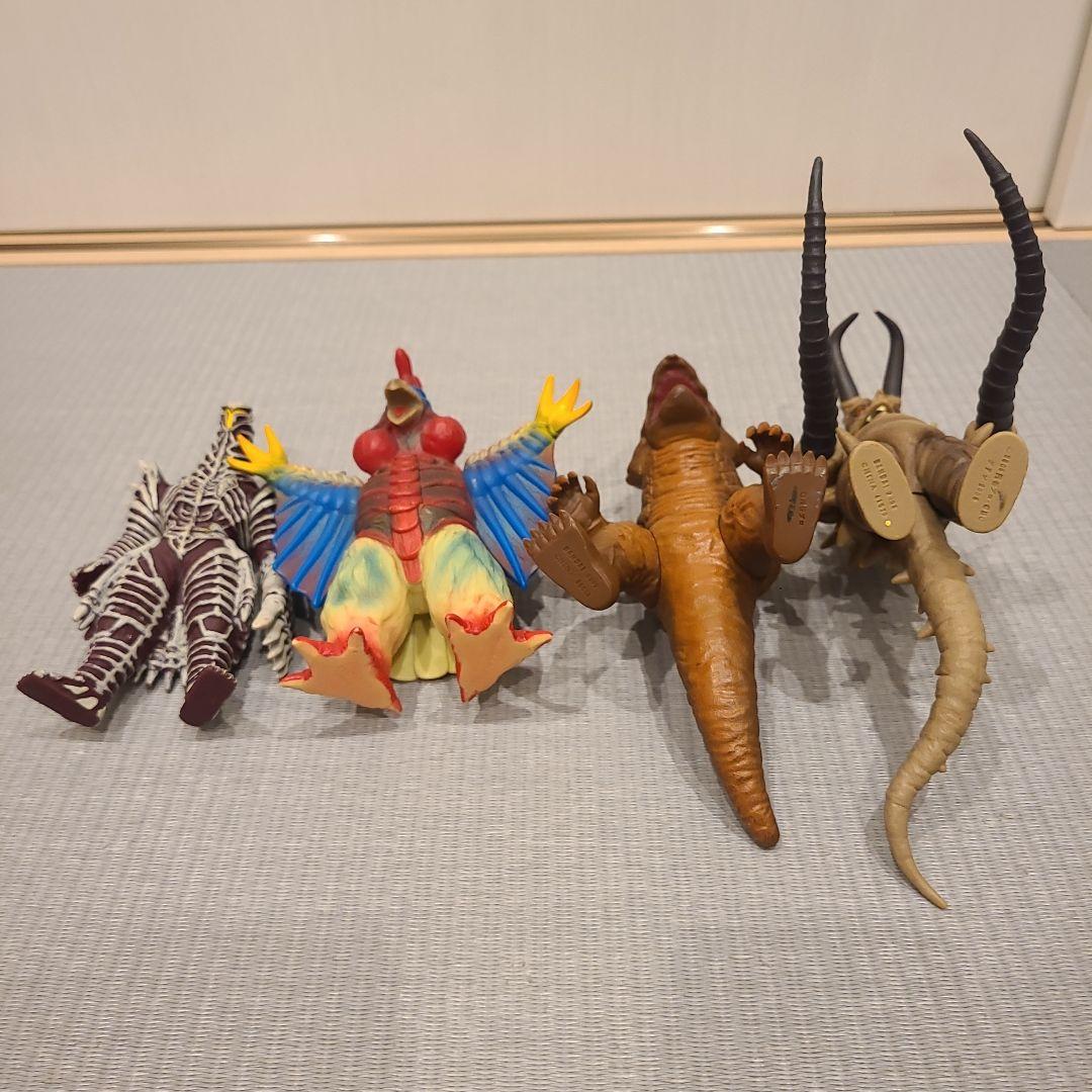 ウルトラマン　怪獣　ソフビ　セット販売　18体