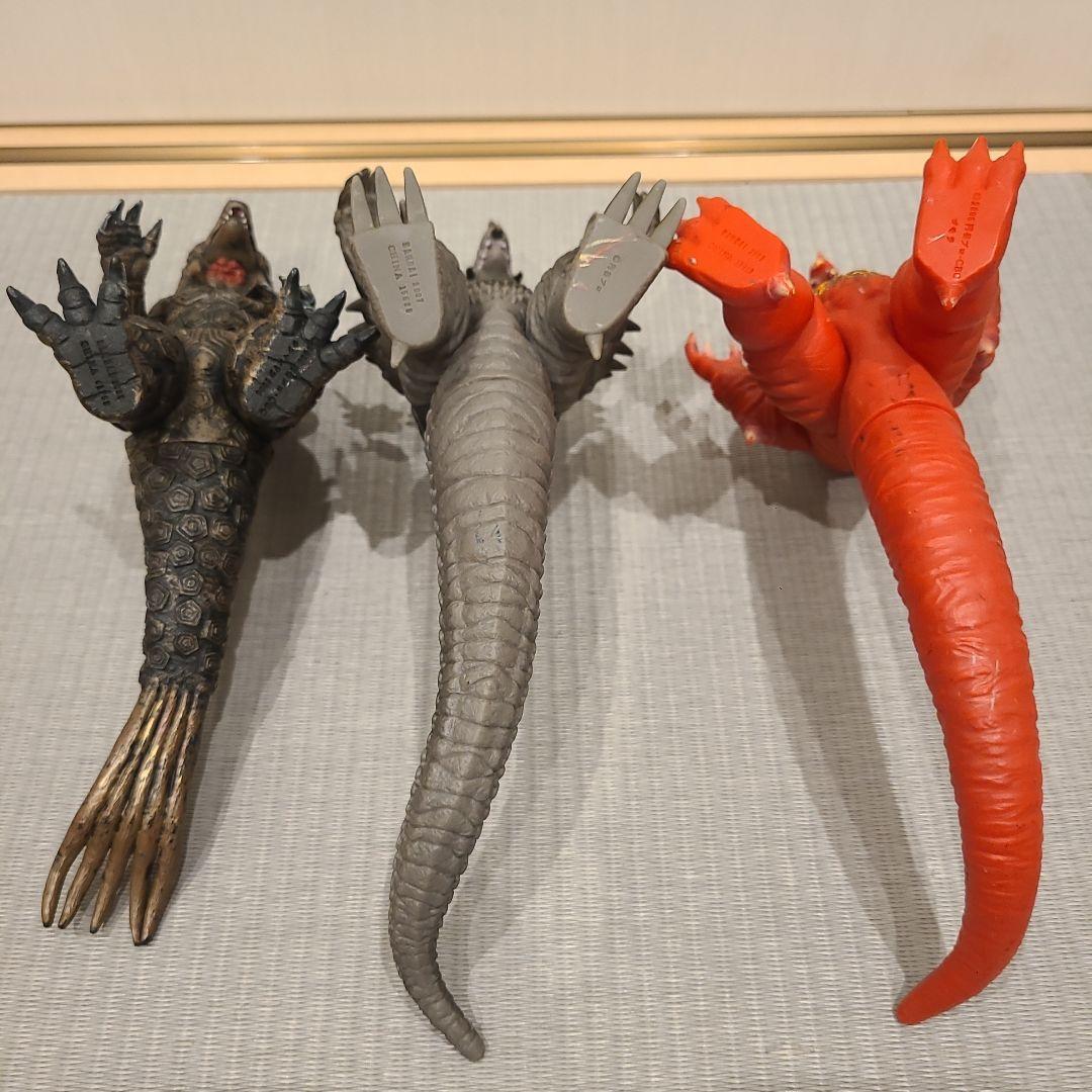 ウルトラマン　怪獣　ソフビ　セット販売　18体