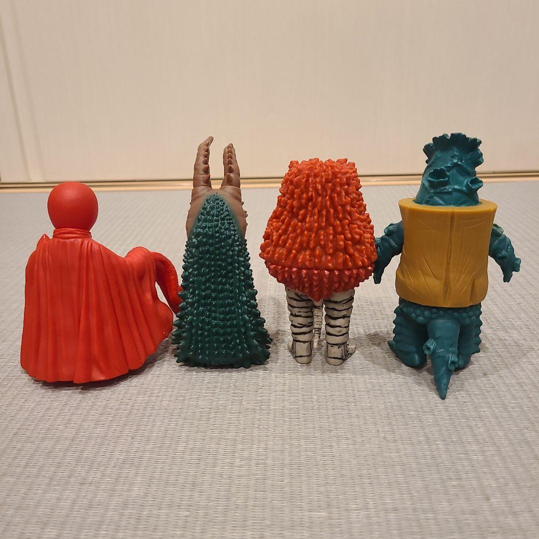 ウルトラマン　怪獣　ソフビ　セット販売　18体