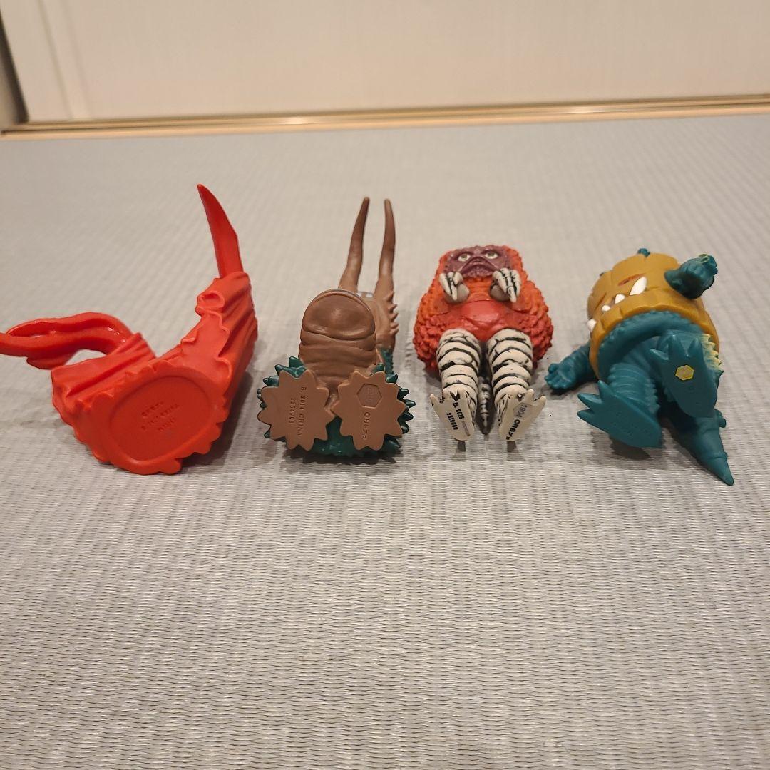 ウルトラマン　怪獣　ソフビ　セット販売　18体