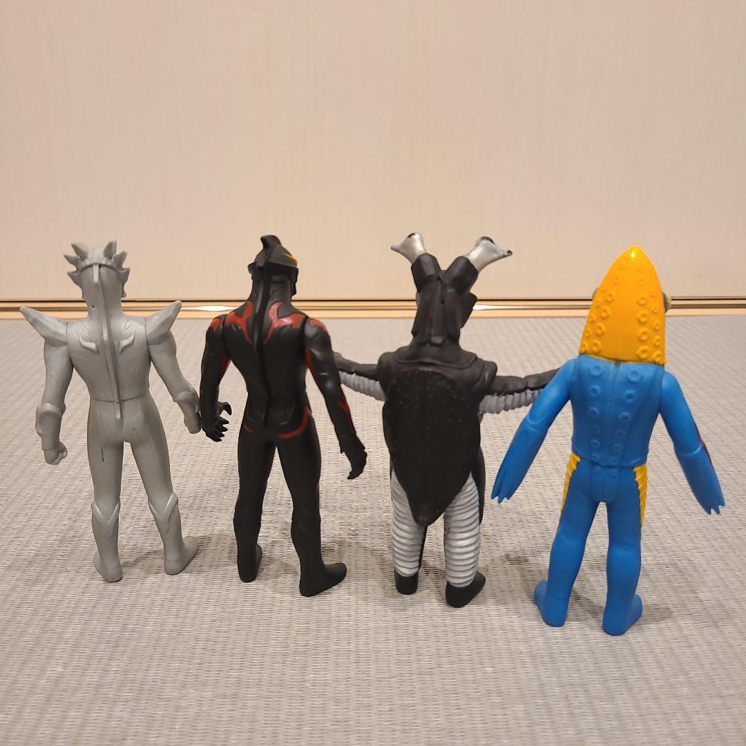 ウルトラマン　怪獣　ソフビ　セット販売　18体