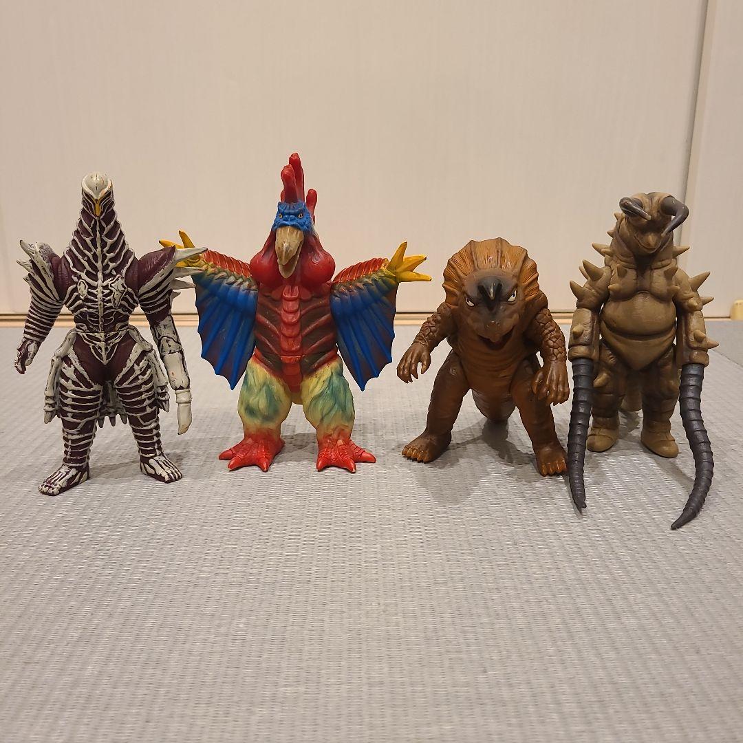 ウルトラマン　怪獣　ソフビ　セット販売　18体