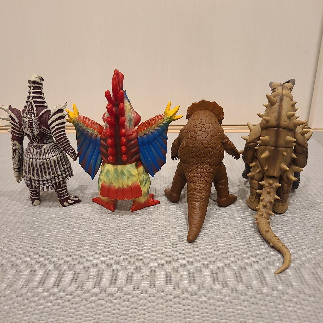 ウルトラマン　怪獣　ソフビ　セット販売　18体