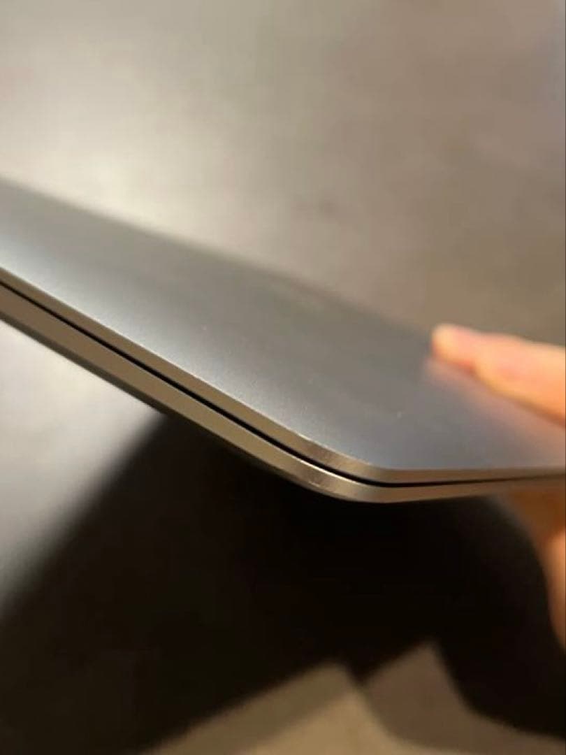 Apple MacBook Air (M1、メモリ16GB)スペースグレイ