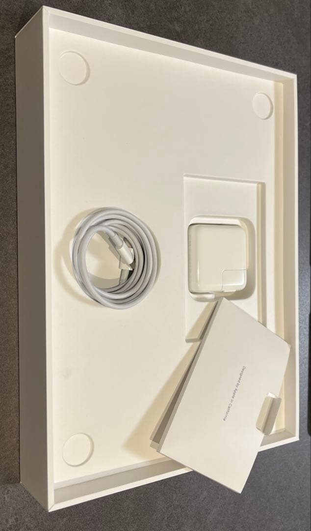 Apple MacBook Air (M1、メモリ16GB)スペースグレイ