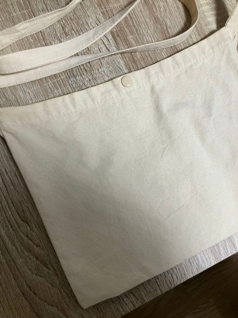 キタニタツヤ×ヴィレッジヴァンガード 『Sad Girl』コラボグッズサコッシュ