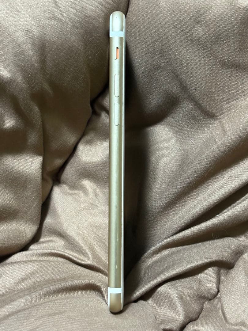 SIMフリー iPhone7 ゴールド