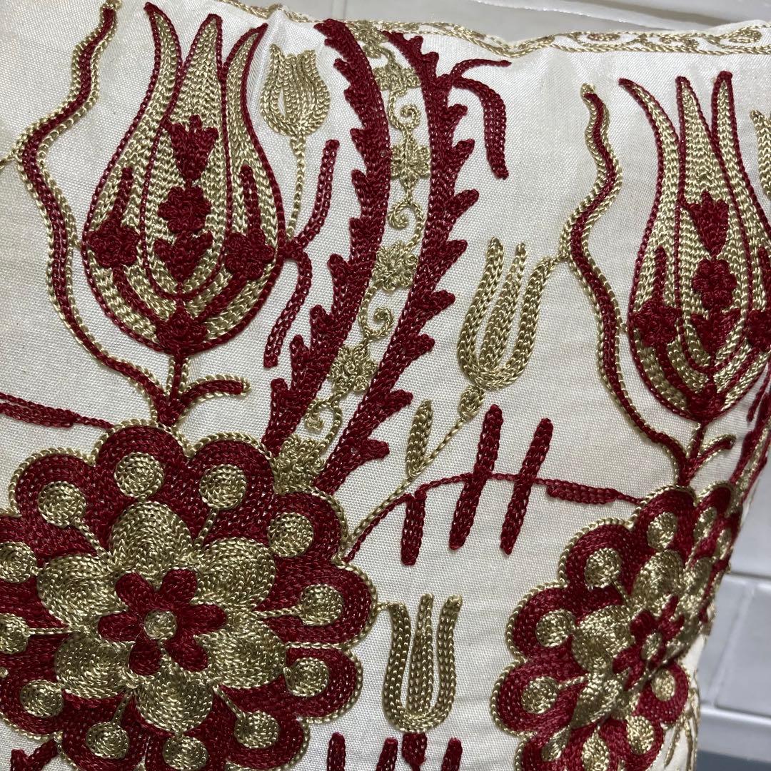 SALE！【新品未使用】トルコ製シルクスザニ刺繍クッションカバー②