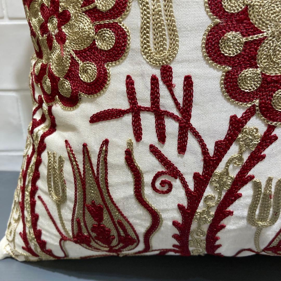 SALE！【新品未使用】トルコ製シルクスザニ刺繍クッションカバー②