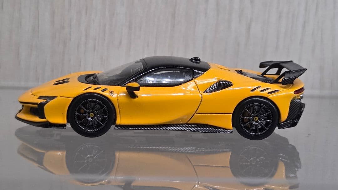 1/64 DMH フェラーリ sf90xx