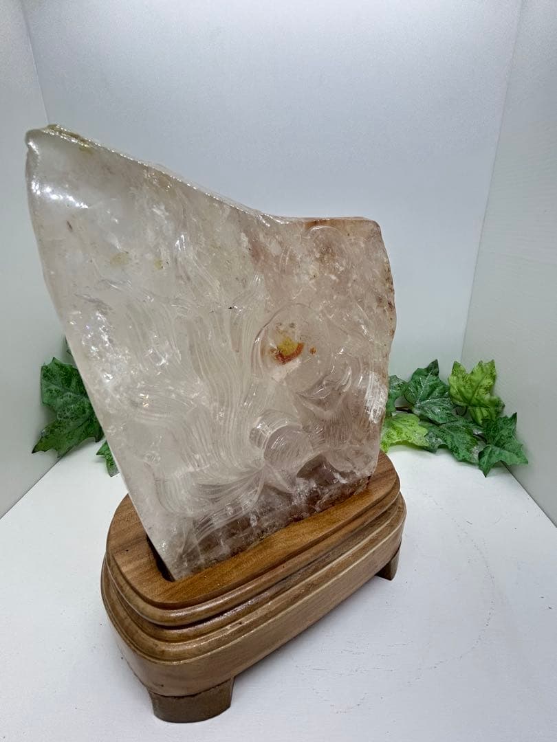 天然石水晶原石九尾浮き彫り