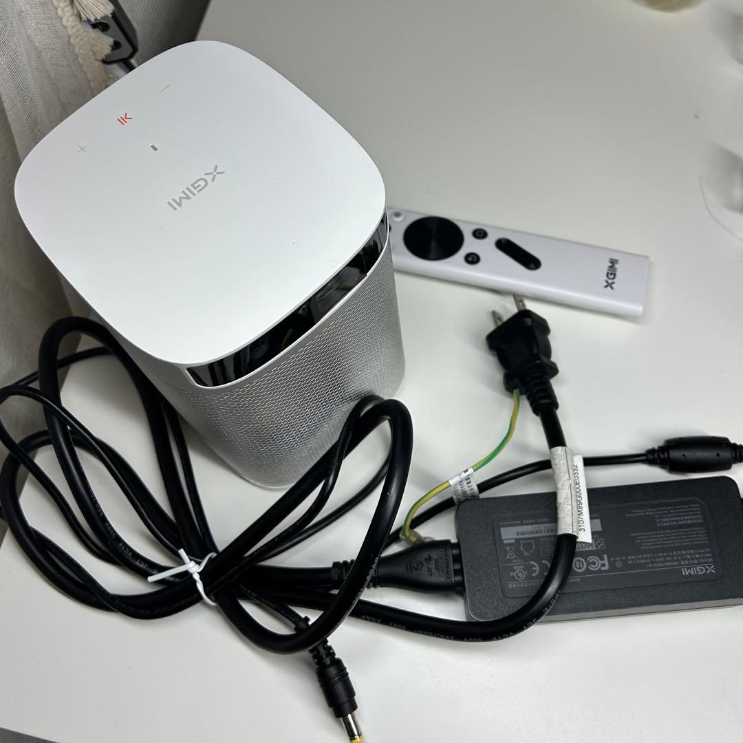 美品　XGIMI MoGo Pro プロジェクター　本体　映像　ホームシネマ
