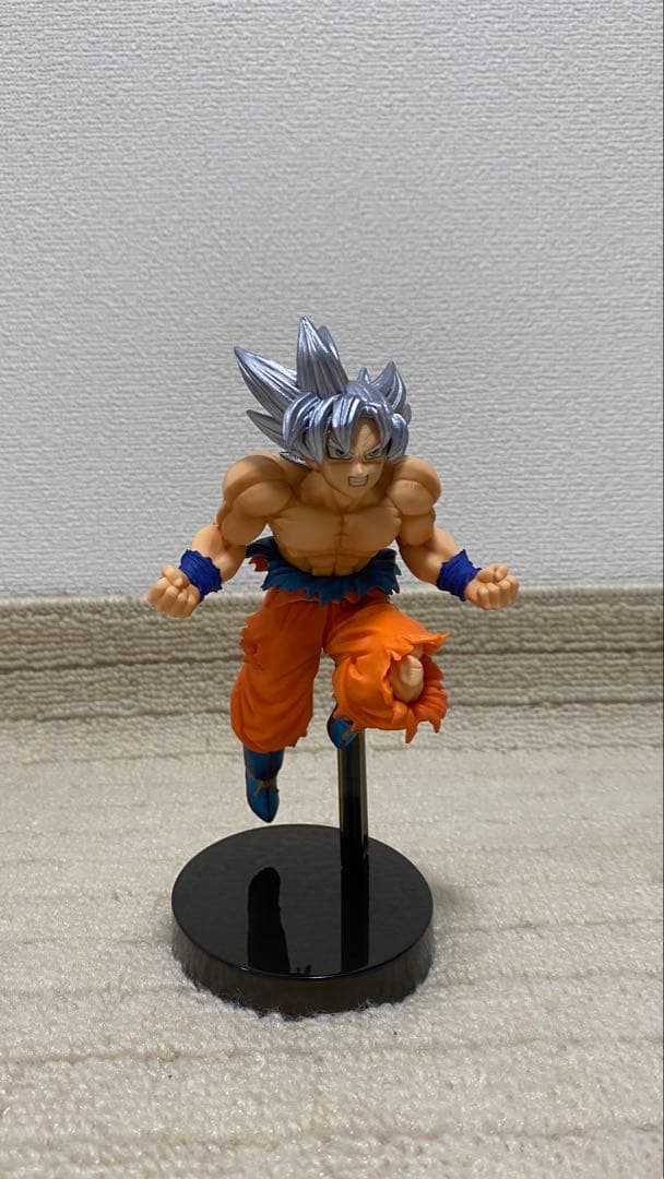 ドラゴンボールガレージキッ塗装完成品孫悟空スーパーサイヤ人とフィギュア2点セット