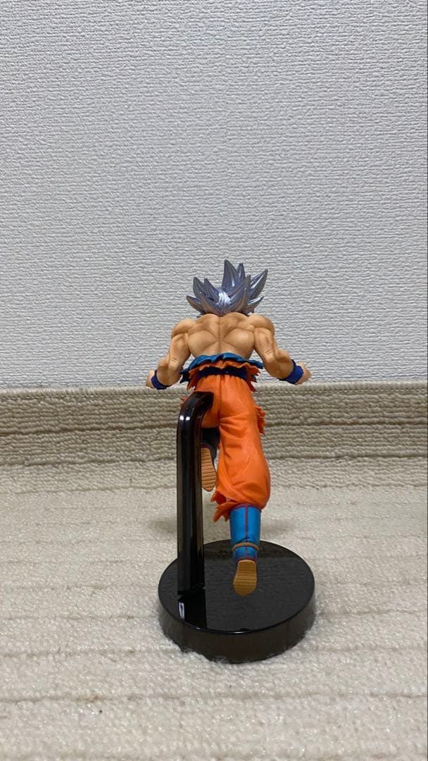 ドラゴンボールガレージキッ塗装完成品孫悟空スーパーサイヤ人とフィギュア2点セット