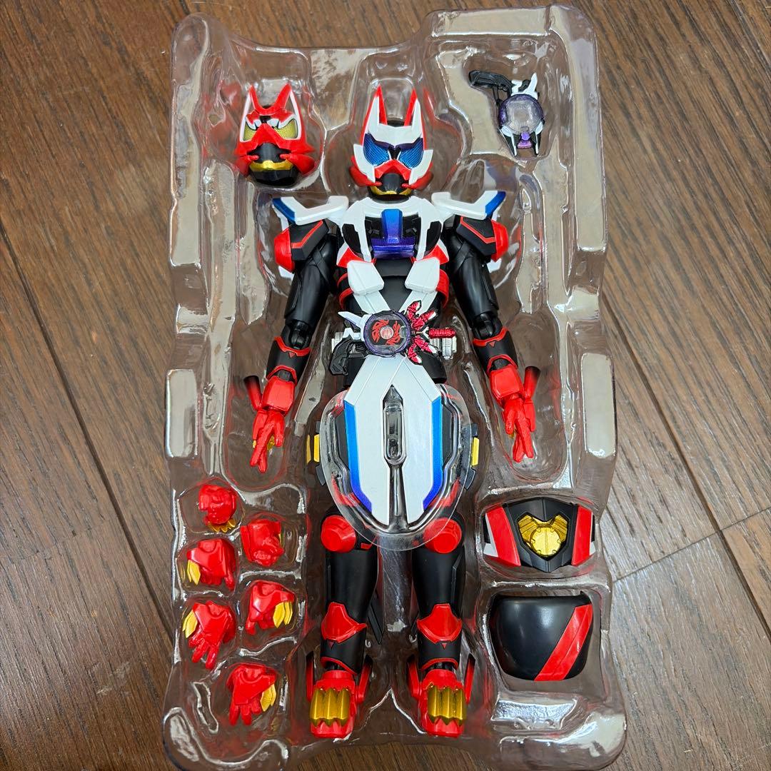 S.H.Figuarts 仮面ライダーギーツ　レーザーブーストフォーム