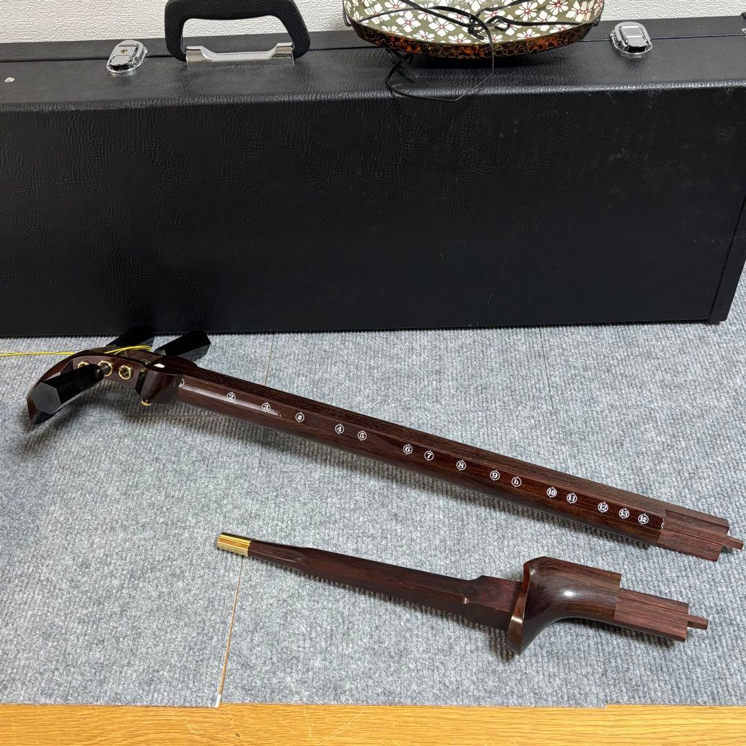 高級津軽三味線　太棹　犬皮　東さわり　鼈甲バチ　ハードケース付