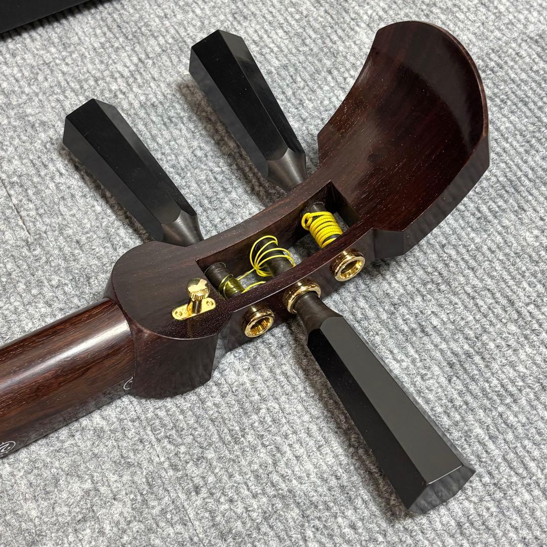 高級津軽三味線　太棹　犬皮　東さわり　鼈甲バチ　ハードケース付