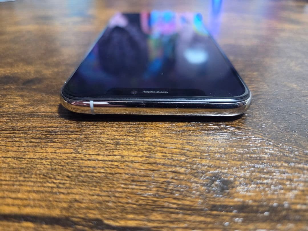 【美品　送料無料】Apple iPhone xs シルバー 本体