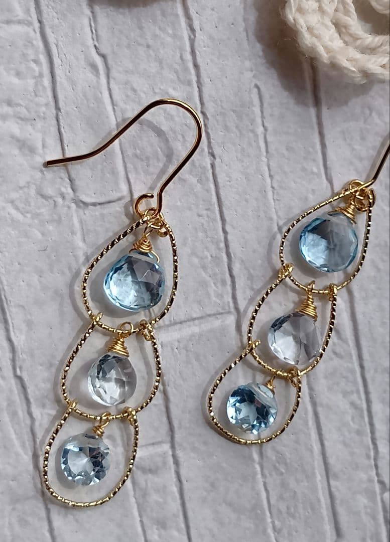 692　宝石質ブルートパーズのピアス