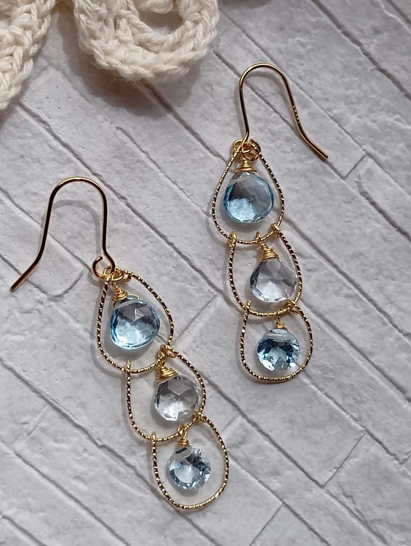 692　宝石質ブルートパーズのピアス