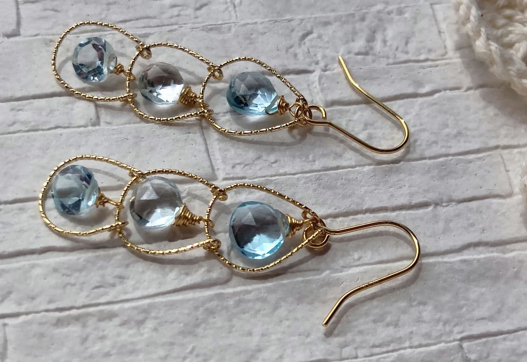 692　宝石質ブルートパーズのピアス