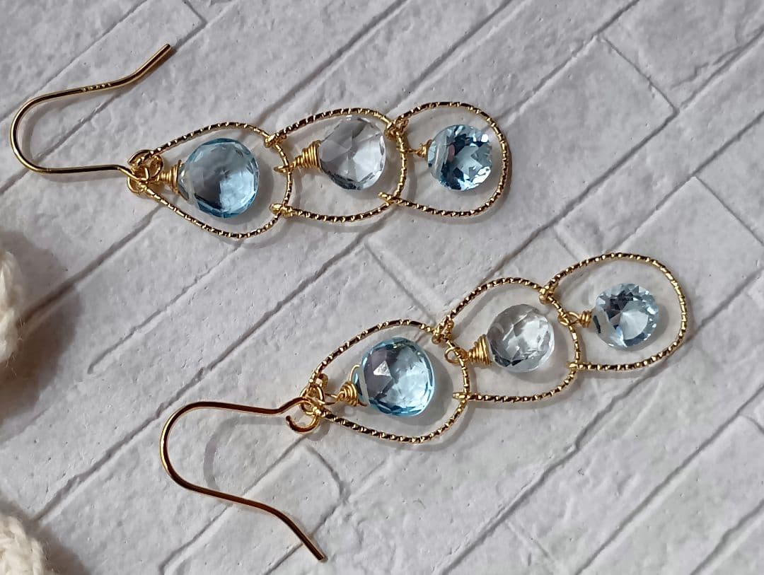 692　宝石質ブルートパーズのピアス