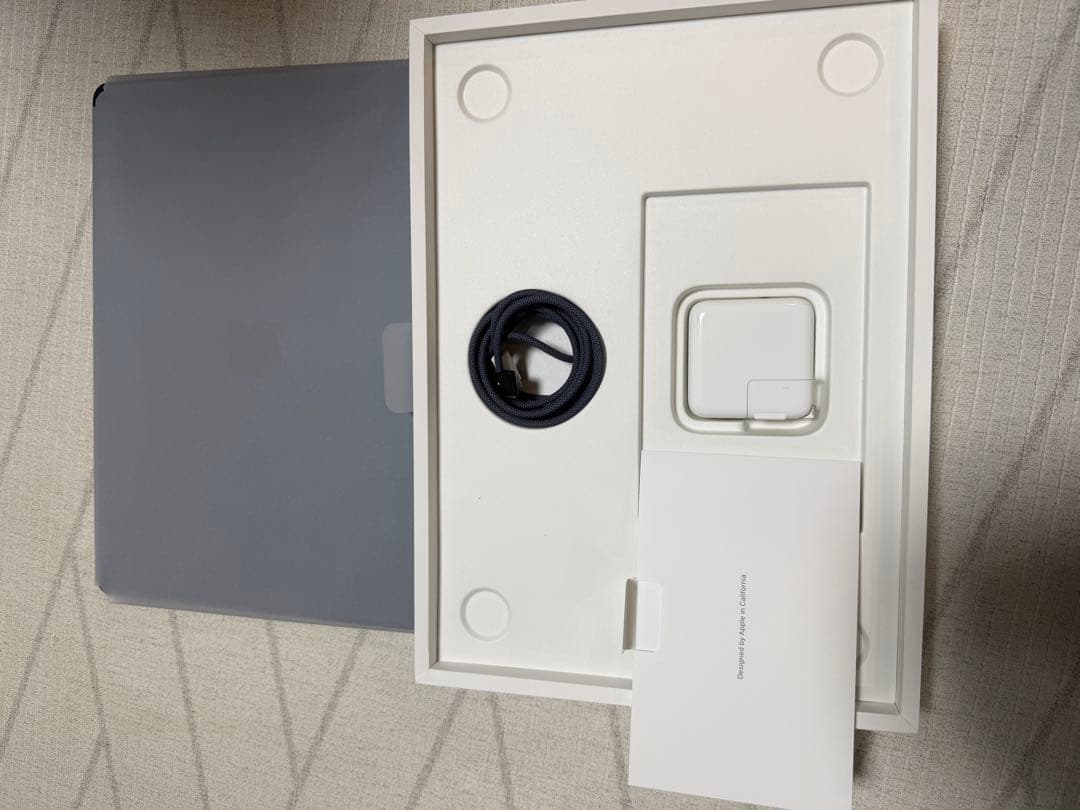 Apple MacBook Air M3 256GB 本体 バッテリー97%