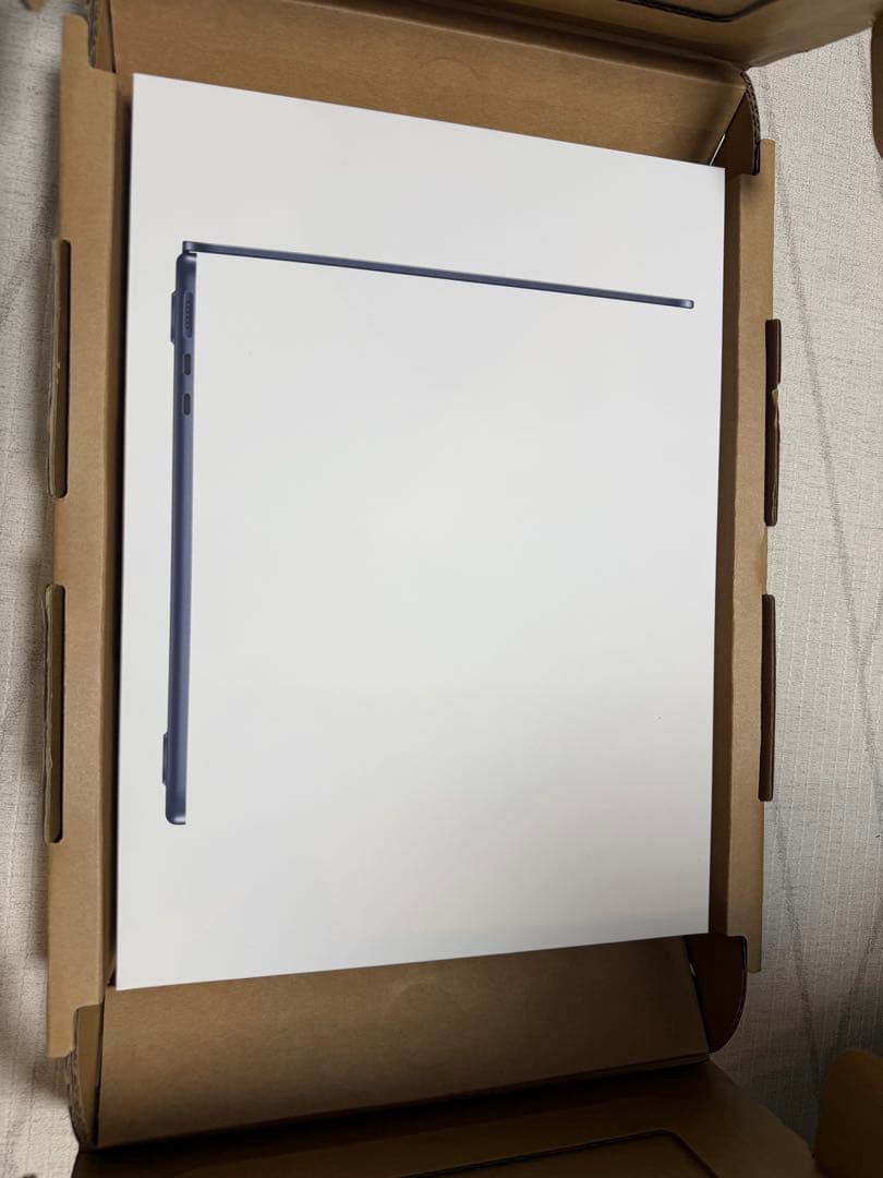 Apple MacBook Air M3 256GB 本体 バッテリー97%