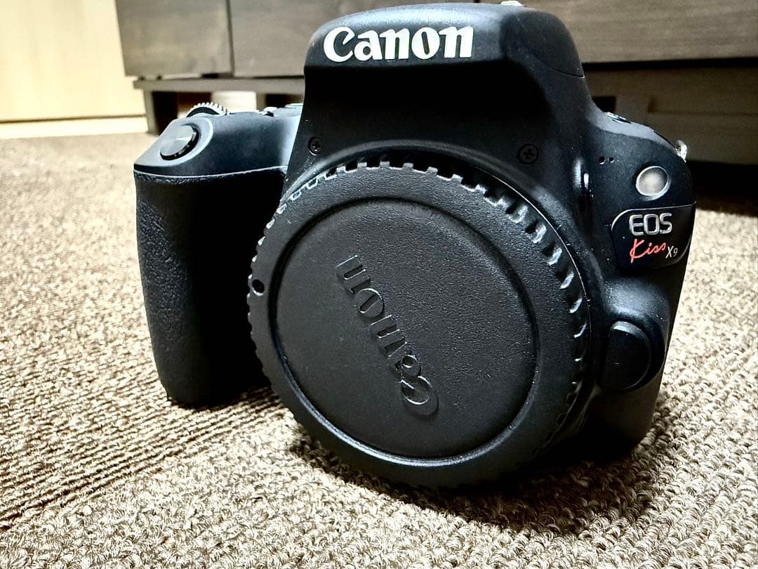 Canon EOS Kiss X9 一眼レフカメラ　レンズ2本/バッグ付き
