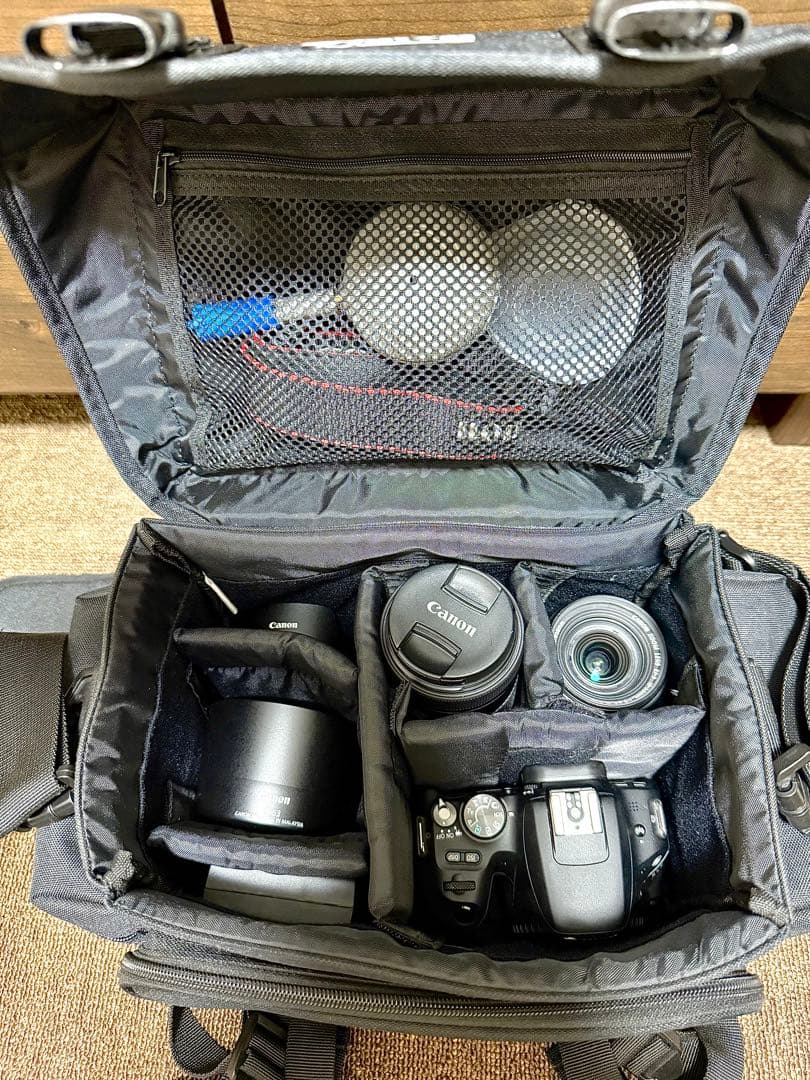 Canon EOS Kiss X9 一眼レフカメラ　レンズ2本/バッグ付き