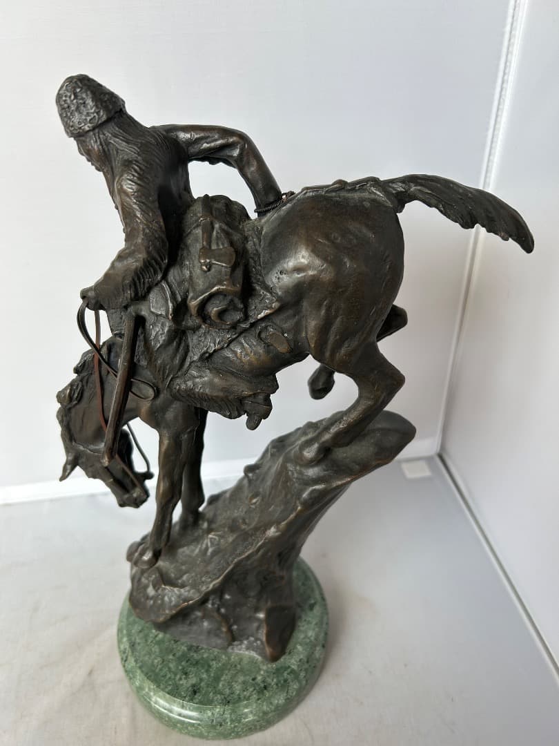 Frederic Remington 　マウンテンマン　ブロンズ像　幅36㎝