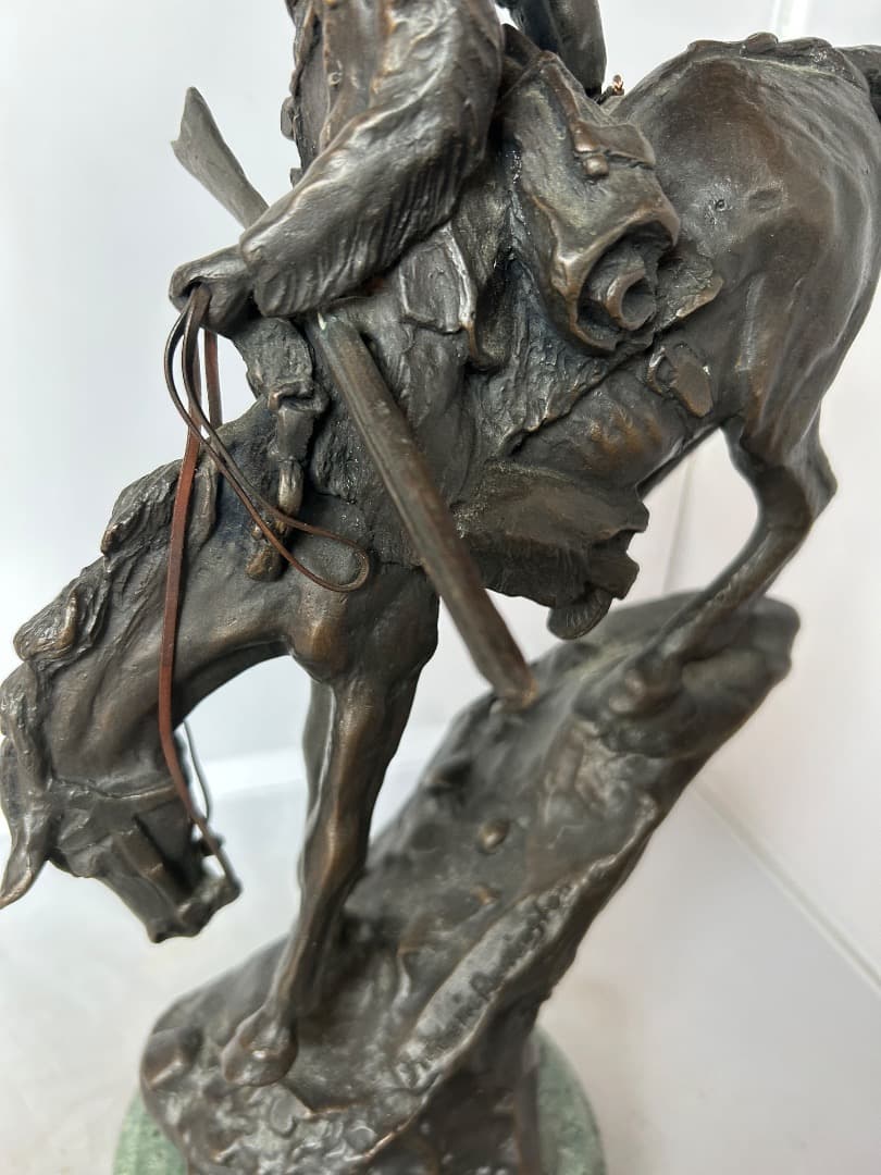 Frederic Remington 　マウンテンマン　ブロンズ像　幅36㎝