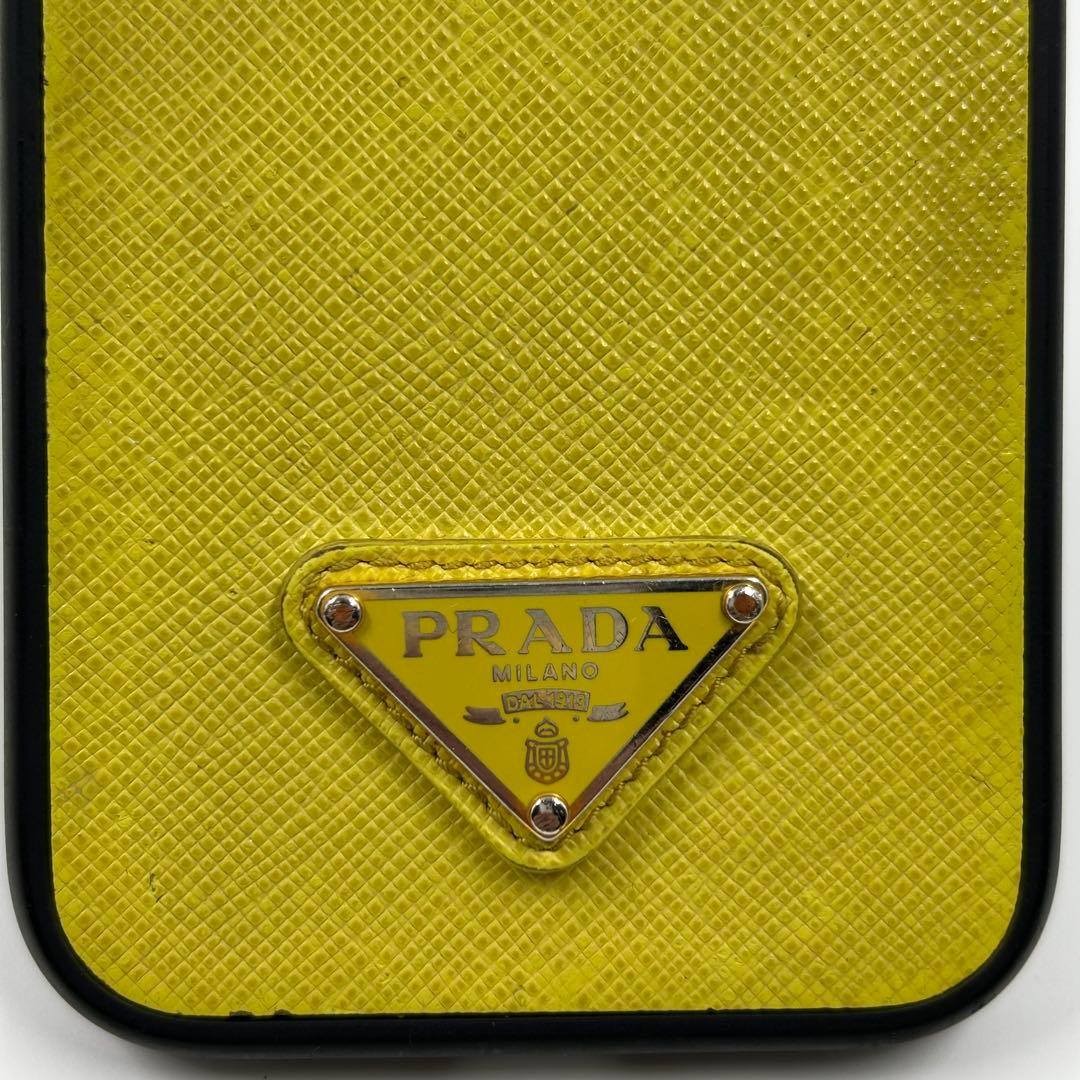 【PRADA】iPhone14pro用ケース 三角ロゴ サフィアーノレザー 黄色