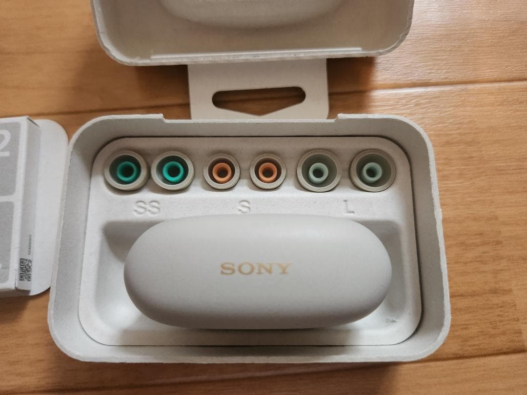 Sony ワイヤレスイヤホン　wf-1000xm5　プラチナシルバー