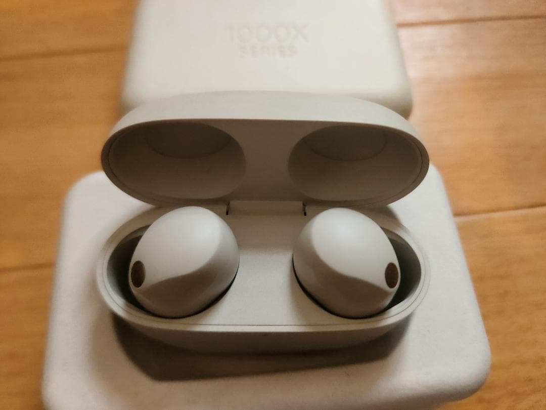 Sony ワイヤレスイヤホン　wf-1000xm5　プラチナシルバー