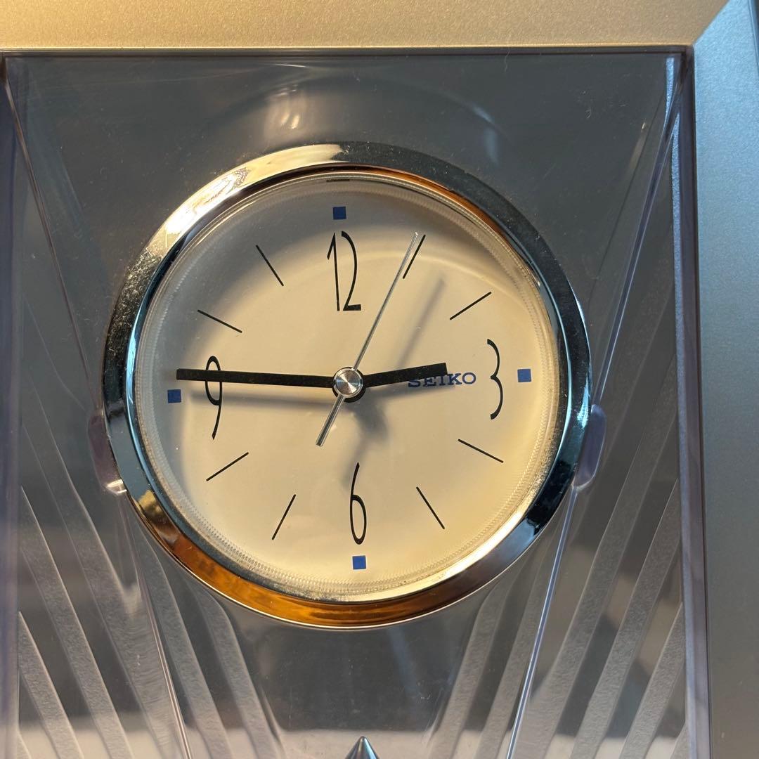 ポストモダンデザインの置き時計 seiko キネティック インテリア