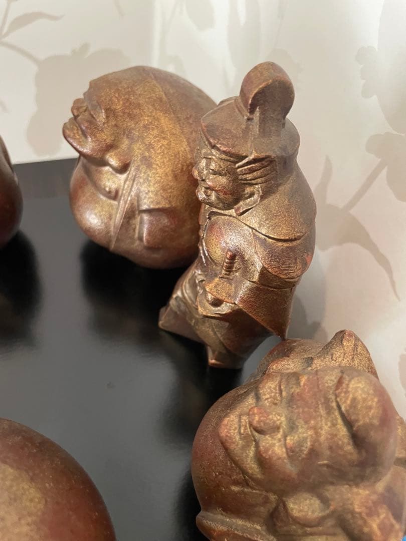 美品　鉄製 高級　七福神 置物 ゴールド　黒台座付き　黒色漆塗り板2枚付き