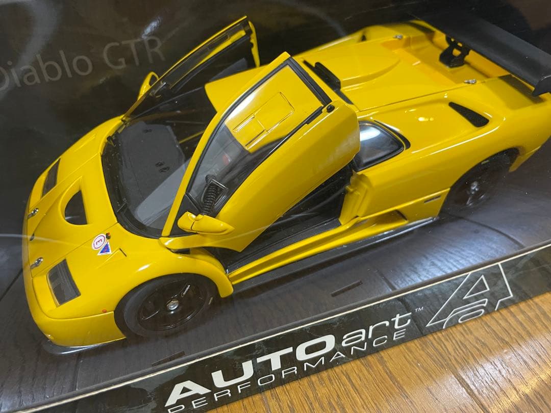 オートアーツLamborghini Diablo GTR 1:18 イエロー