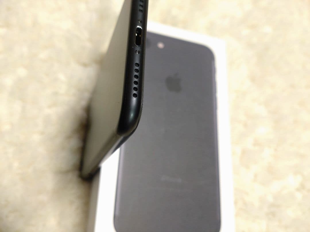 iPhone7 32GB ブラック simフリー 美品 バッテリー95%