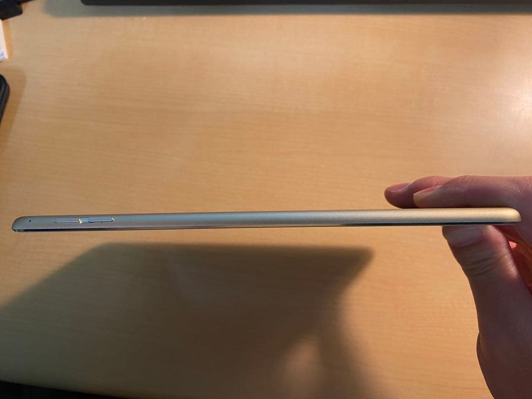 iPad mini4 WiFi 128GBゴールド