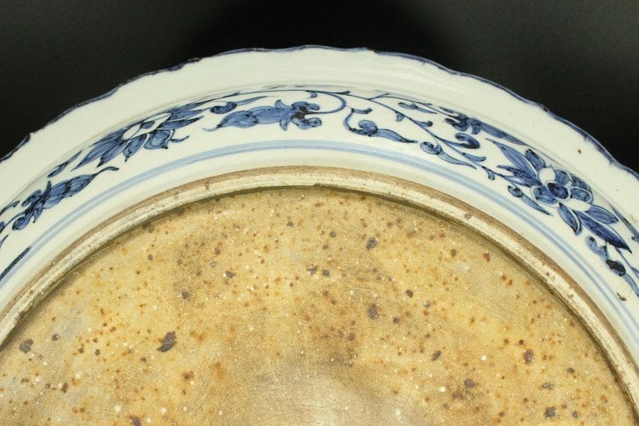 中国美術 青花 纏枝蓮花紋 折口盤(A684)